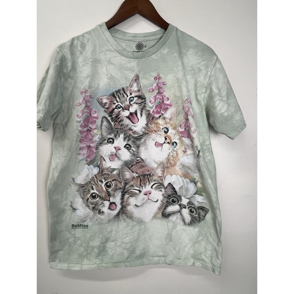 The Mountain Selfies Howard Robinson Cat Graphic T-Shirt Adult Size Medium
